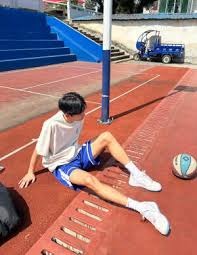 补时阶段入两球 西甲巴塞4：2反胜马体会重返榜首